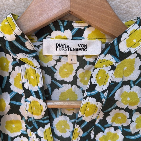 Diane von Furstenburg Grania Silk Floral Top - Picture 3 of 13